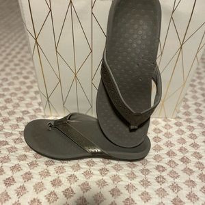 Vionic Tide Perf Toe-Post Flip Flop